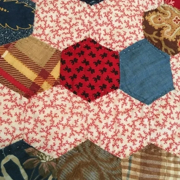 Antique Hand Quilted Flower Garden Quilt - Picture 4 of 8